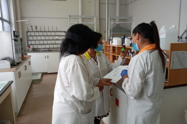 Demonstration of the interior operations of Allied Drug Co